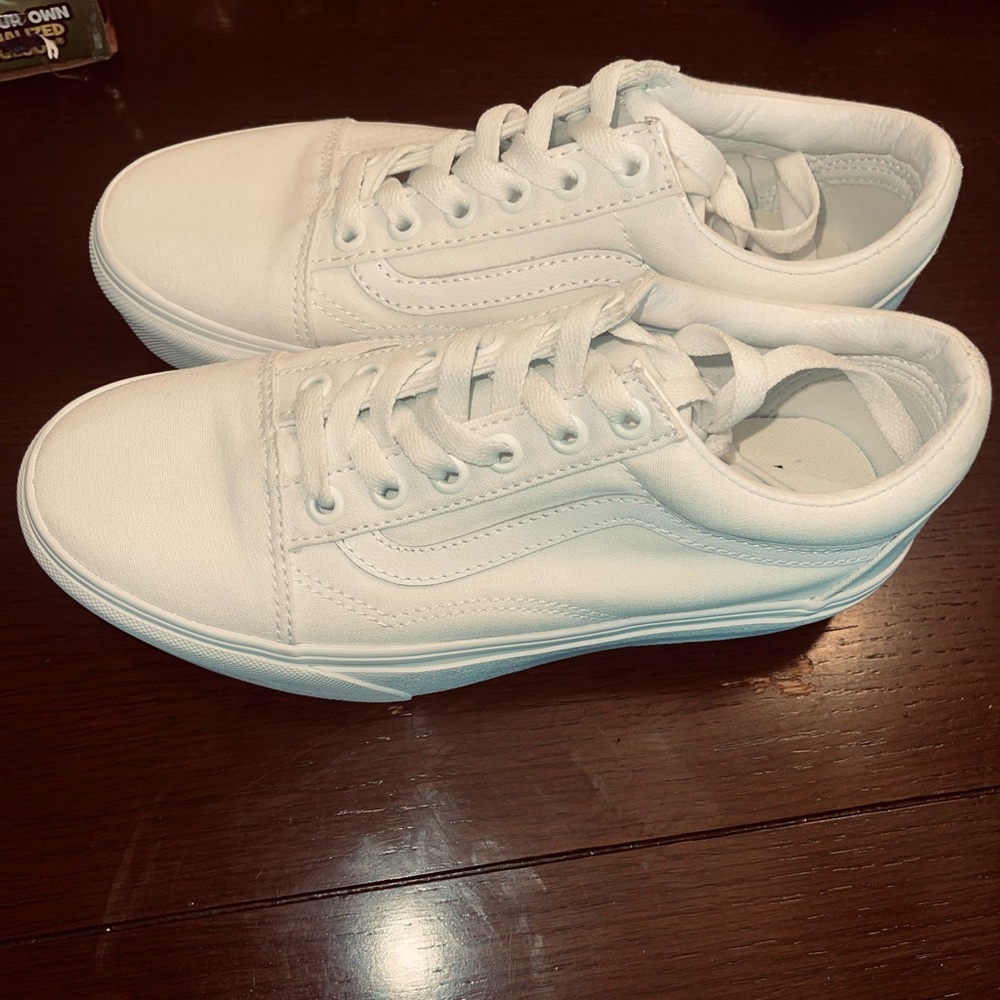Vans - Picture 2 of 4